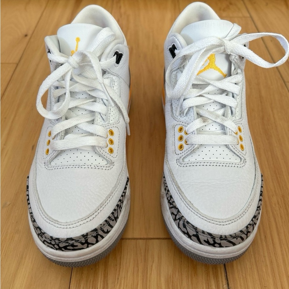 Women's Nike Air Jordan 3 Retro Laser Orange Shoes, Size 5.5